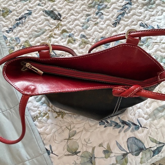 VERA PELLE Made in Italy Black and Red Leather Backpack with Convertible Straps - Picture 12 of 17